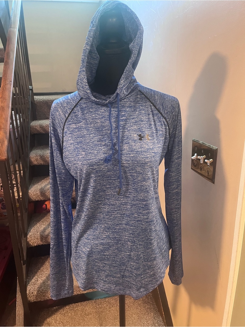Women's Under Armour Blue Lightweight LongSleeve Hoodie Size Medium